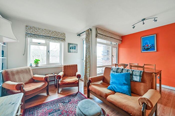 2 Bedroom Flat To Rent In Ravens Way, Lee, London, SE12