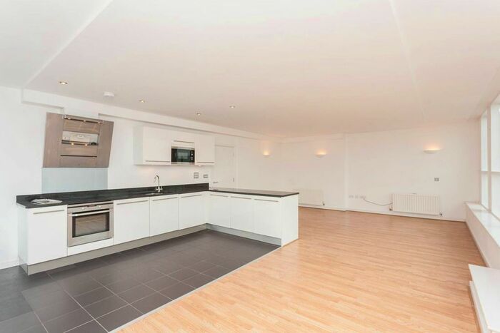 3 Bedroom Flat To Rent In Argyll Road, Woolwich, London, SE18