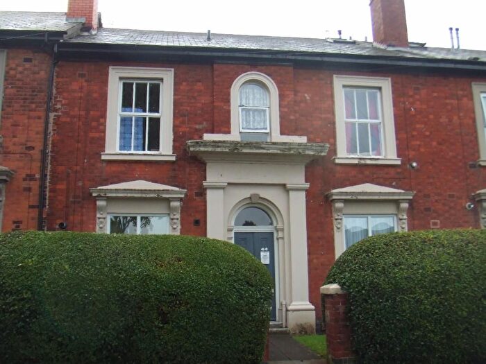 1 Bedroom Flat To Rent In South Road, Smethwick, B67