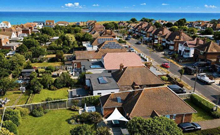 3 Bedroom Detached Bungalow For Sale In Edmanson Avenue, Margate, CT9