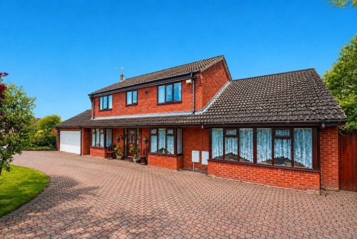 4 Bedroom Detached House For Sale In Grangebrook Drive, Winsford, Cheshire, CW7