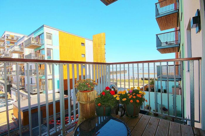 2 Bedroom Apartment To Rent In Argentia Place, Portishead, BS20