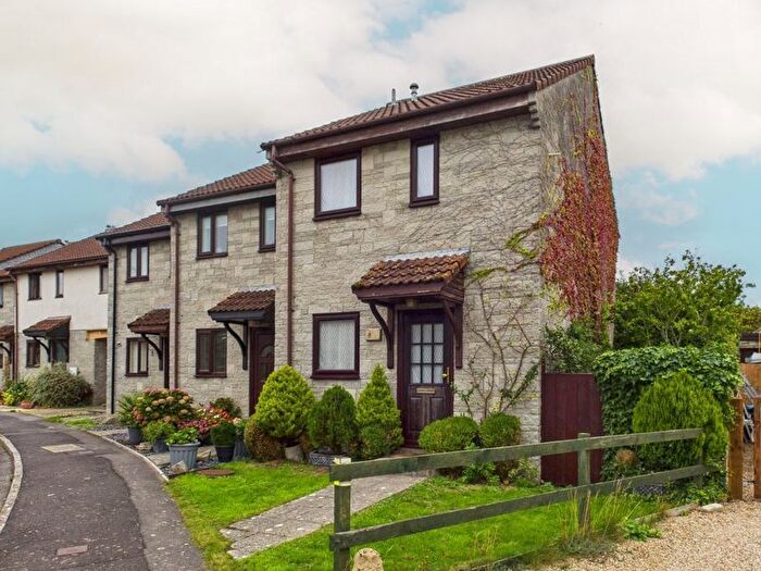 2 Bedroom End Of Terrace House For Sale In Mowries Court, Somerton, TA11