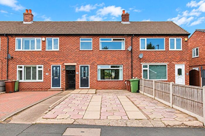 3 Bedroom Town House For Sale In South Parade, Ossett, WF5
