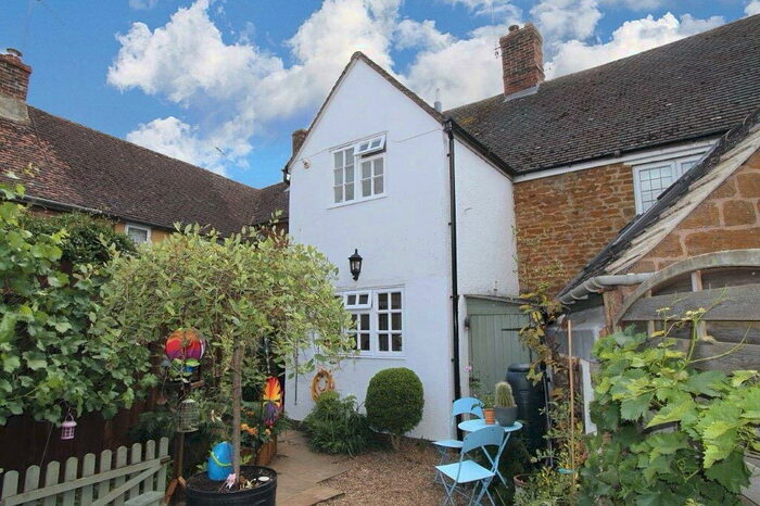 2 Bedroom Cottage To Rent In The Bank, Milton, Oxon, OX15