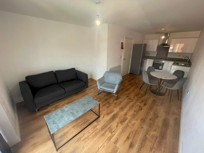 2 Bedroom Flat To Rent In Park Residence, Holbeck, Leeds, LS11