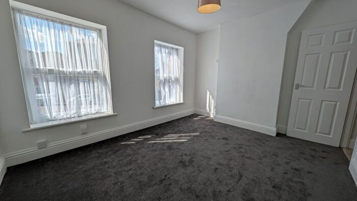 2 Bedroom End Terrace House To Rent In East Street, Dover, Kent, CT17