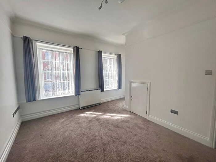 2 Bedroom Apartment To Rent In Poole Road, Bournemouth, BH4