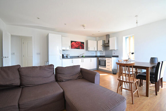 2 Bedroom Apartment To Rent In Quayside Drive, Colchester, CO2