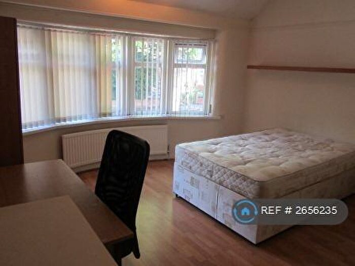 5 Bedroom Semi-Detached House To Rent In Mauldeth Road, Manchester, M20