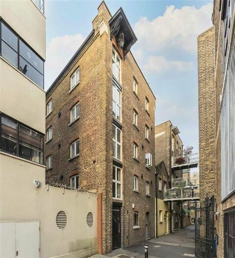 3 Bedroom Flat To Rent In Rotherhithe Street, London, SE16