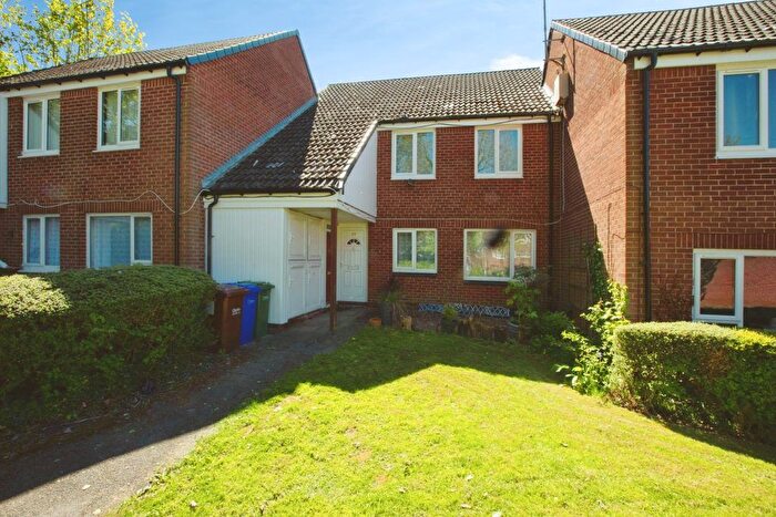 2 Bedroom Flat For Sale In Brow Hey, Preston, PR5