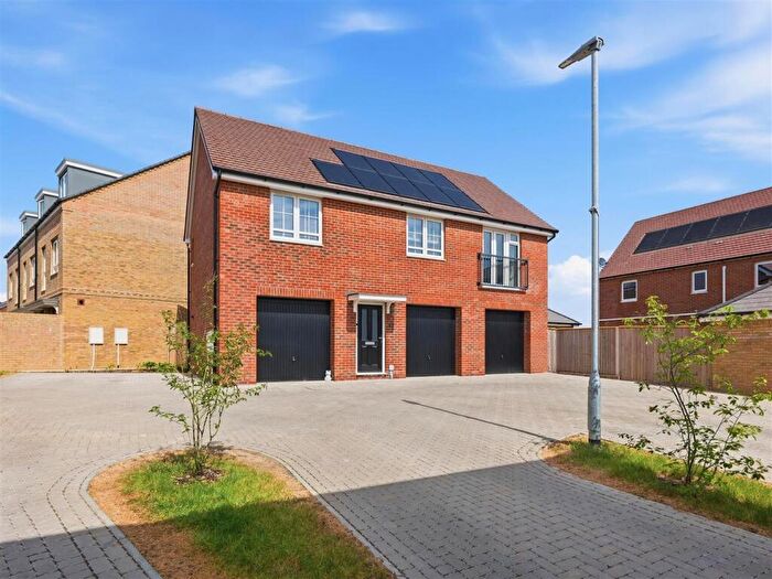2 Bedroom House For Sale In Brittany Close, Bournemouth, BH11