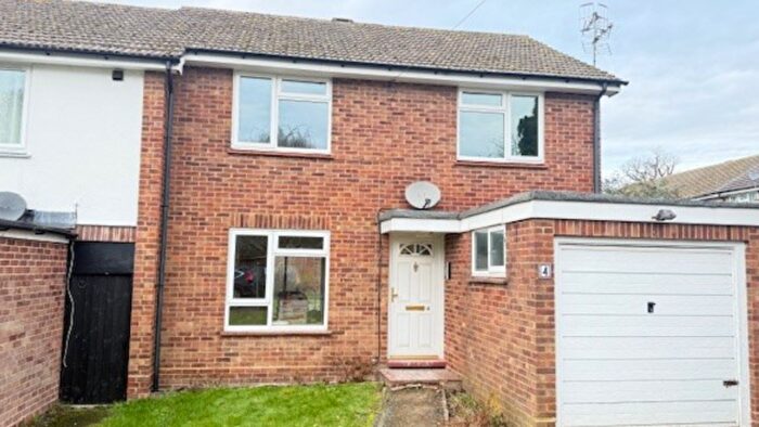 3 Bedroom End Of Terrace House For Sale In Parsonage Cl, Abbots Langley, WD5