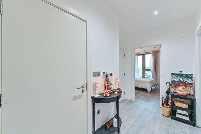 1 Bedroom Flat For Sale In Benedict Road, Brixton, London, SW9