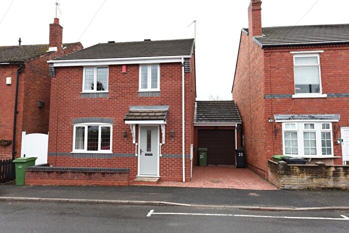 4 Bedroom Detached House For Sale In Kingswinford, Summer Street, DY6