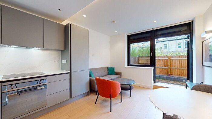 1 Bedroom Flat To Rent In New Horizons Court, Brentford, TW8