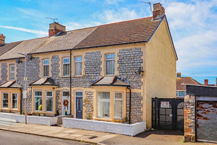 4 Bedroom End Of Terrace House For Sale In Castleland Street, Barry, CF63
