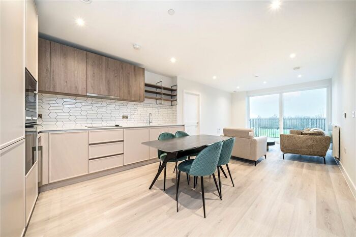 2 Bedroom Flat To Rent In Astell Road, London, SE3