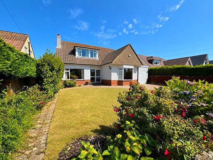 3 Bedroom Chalet For Sale In Purbeck Road, Barton On Sea, Hampshire., BH25