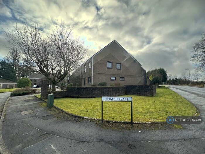 3 Bedroom Flat To Rent In Humbie Gate, Glasgow, G77