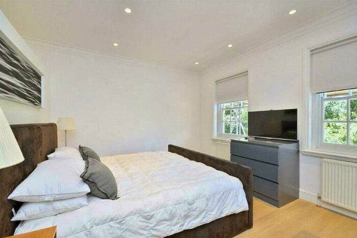 5 Bedroom Apartment To Rent In Greenaway Gardens, Hampstead, NW3