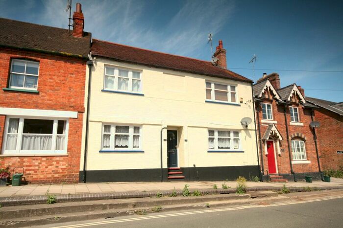 2 Bedroom Ground Flat To Rent In North Street, South Oxfordshire, OX9