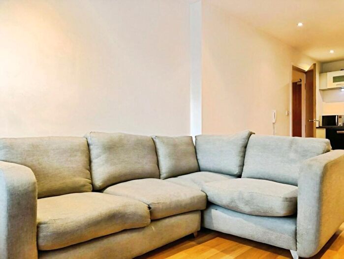 1 Bedroom Flat To Rent In Gateway South, Marsh Lane, Leeds, LS9