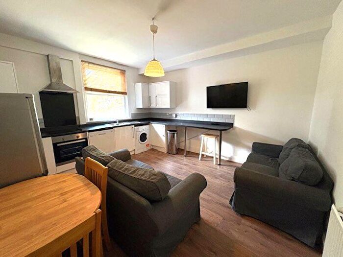 3 Bedroom Duplex To Rent In St. Michaels Road, Leeds, LS6