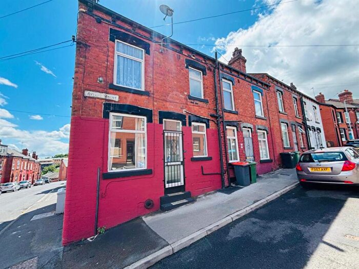 1 Bedroom Terraced House For Sale In Aviary Mount, Leeds, LS12