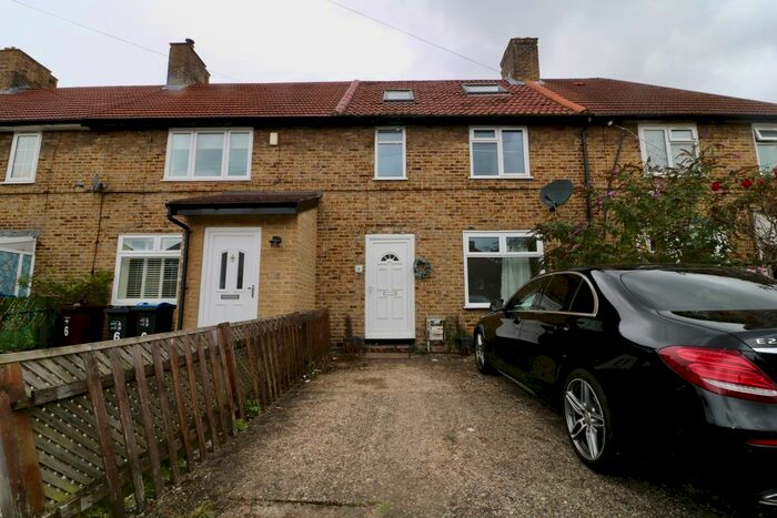 4 Bedroom Detached House To Rent In Easby Crescent, Morden, SM4
