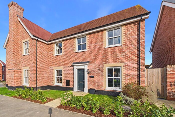 3 Bedroom Semi Detached House For Sale In Porter Drive, Colchester, CO3