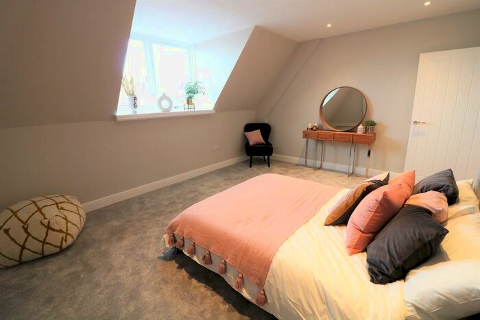 1 Bedroom Apartment To Rent In St Martins Walk, Dorking, RH4