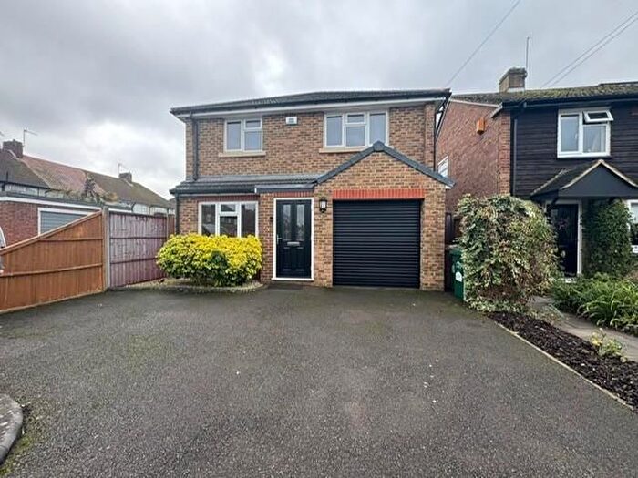 3 Bedroom Detached House To Rent In Ashford, Null, TW15