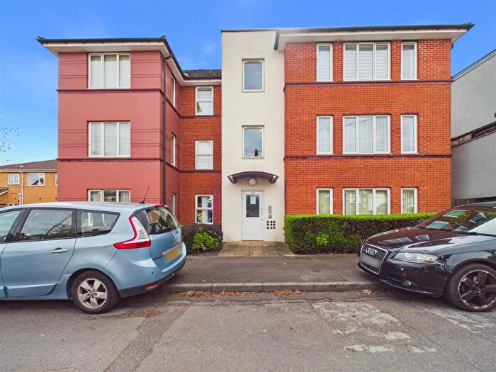 1 Bedroom Apartment To Rent In Alexandra Street, Carrington, Nottingham, NG5