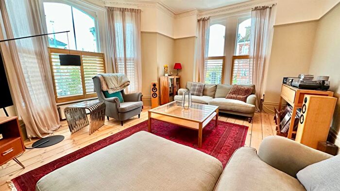 5 Bedroom Semi-Detached House For Sale In Priory Avenue, Hastings, TN34