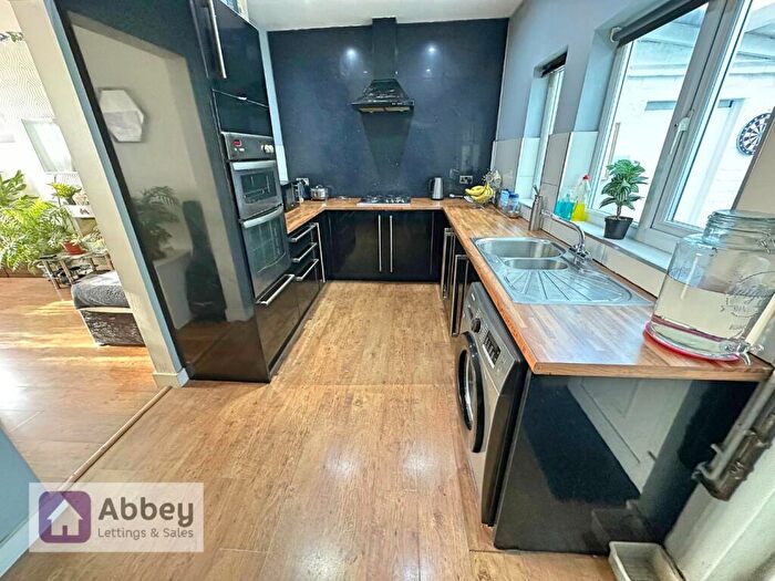 2 Bedroom Semi-Detached House For Sale In Anstey Lane, Leicester, LE4