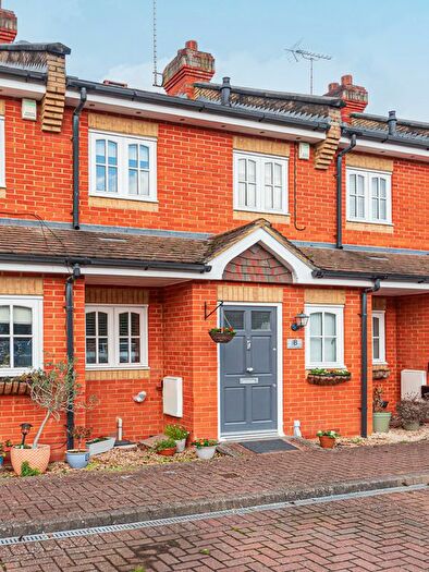 2 Bedroom Mews For Sale In Scotts Mews, Priory Road, Ascot, SL5