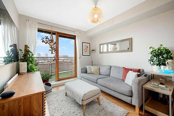 2 Bedroom Flat To Rent In Pancras Way, Bow, London, E3