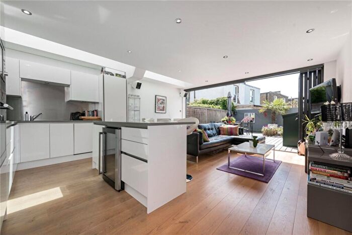 2 Bedroom Apartment To Rent In Wakeman Road, London, NW10