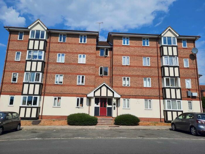 2 Bedroom Flat To Rent In Chandlers Drive, Erith, DA8