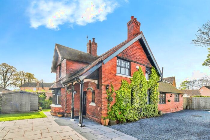 4 Bedroom Detached House For Sale In Main Street, Riccall, York, YO19