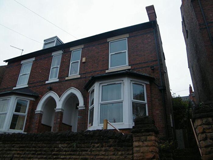 4 Bedroom Semi Detached House To Rent In Seely Road, Nottingham, NG7