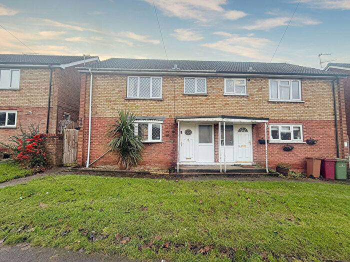 3 Bedroom Semi Detached House For Sale In Bridges Road, Scunthorpe, DN17