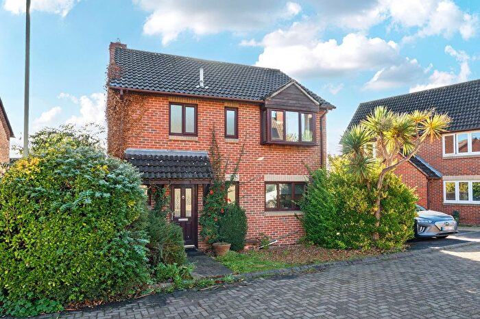 3 Bedroom Detached House For Sale In Harvest Close, Winchester, SO22