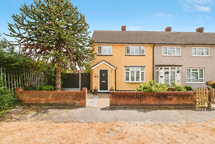 3 Bedroom End Of Terrace House For Sale In Hamble Lane, South Ockendon, RM15
