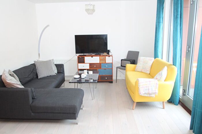 1 Bedroom Flat To Rent In Ascalon Street, London, SW8