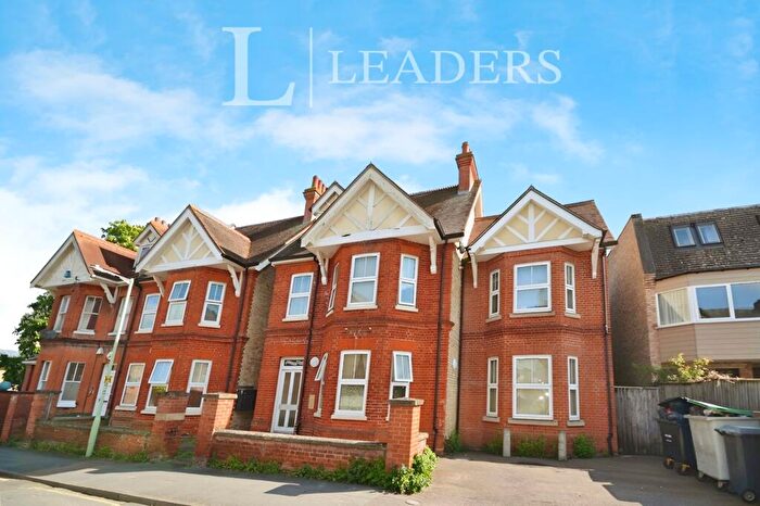 1 Bedroom Flat To Rent In Park Lane, CB8