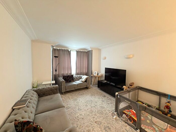 2 Bedroom Flat To Rent In Regent Court, A Wrights Lane, London, W8
