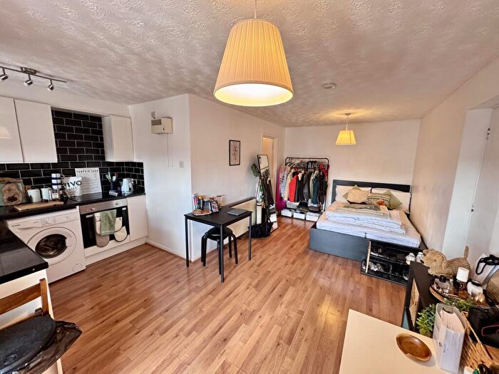 Studio To Rent In Alderney Street, Castle Marina, NG7